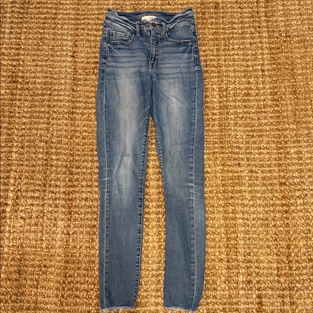 BKE Women's Skinny Jeans in Medium Blue Wash